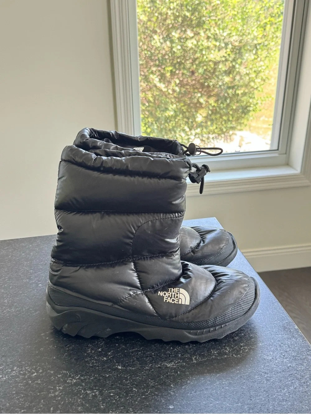 The North Face Nuptse Traction Black Down Filled Boots Women’s Size 9